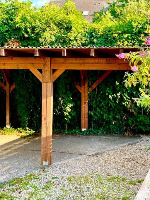Schoene Wohnung Mit Eigenen Eingang Und Terrasse Gosseling Esterno foto