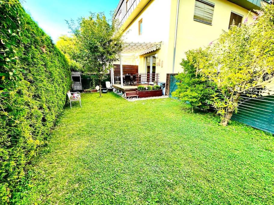 Schoene Wohnung Mit Eigenen Eingang Und Terrasse Gosseling Esterno foto